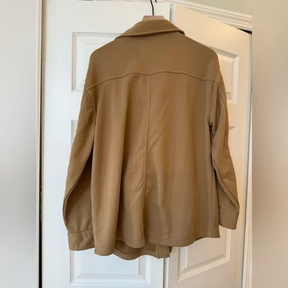 Bagatelle Collection size large Women’s Tan Button Up Shirt Jacket Shacket - Picture 5 of 8